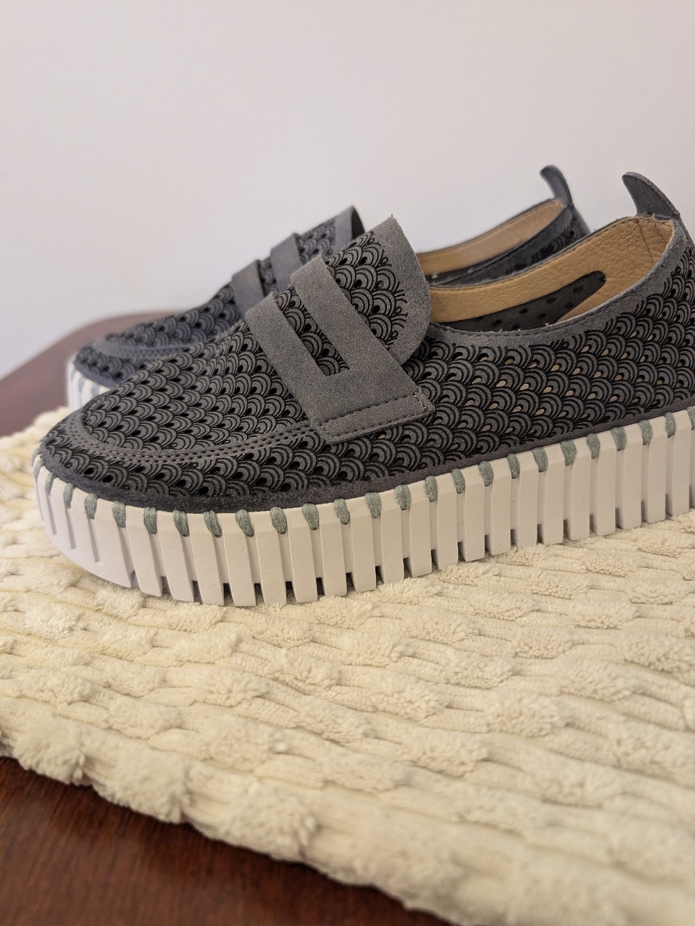Women's Gray/Blue Patterned Slip-On Shoes
